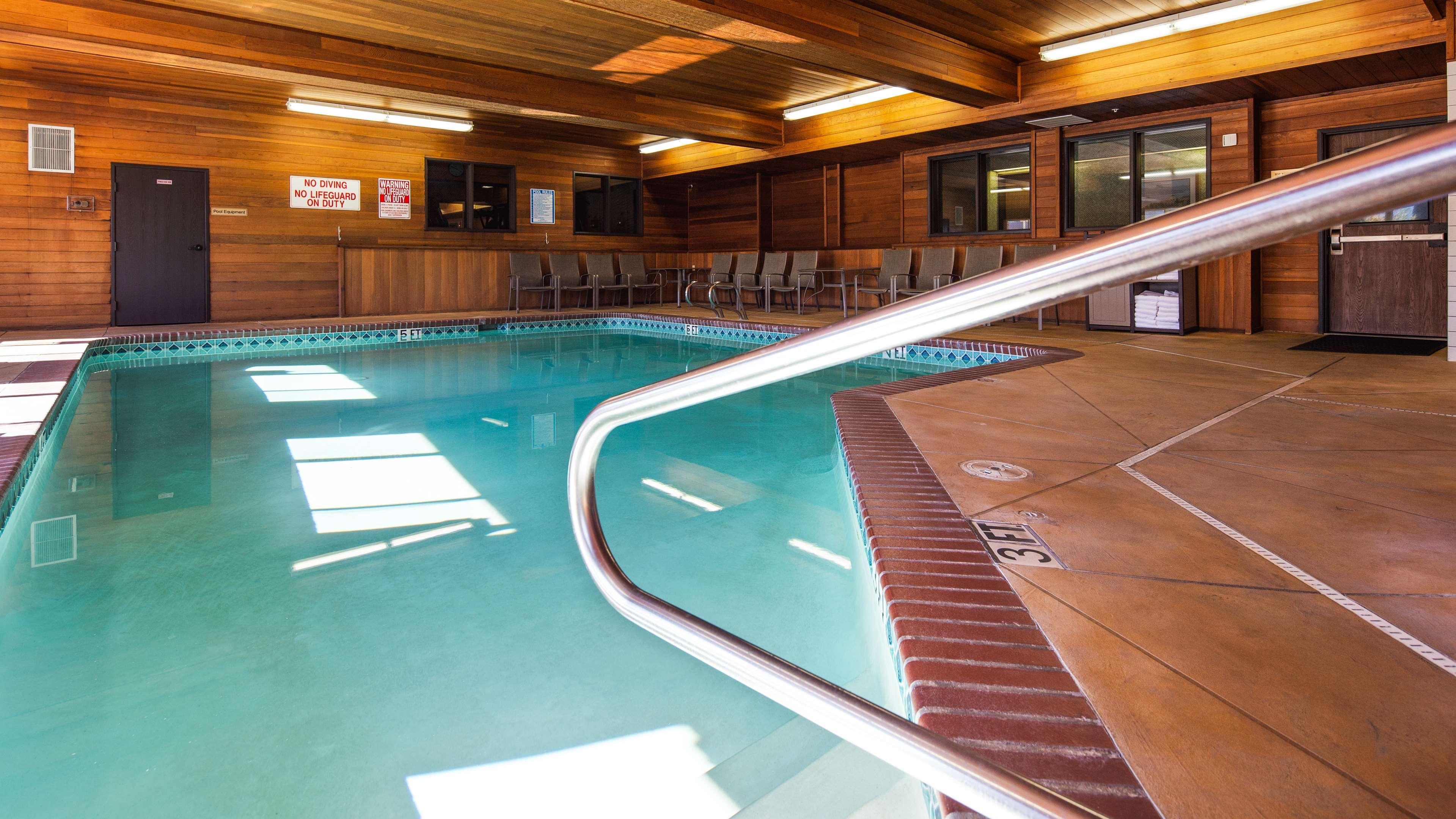 Best Western Cascade Inn & Suites Troutdale Exteriör bild