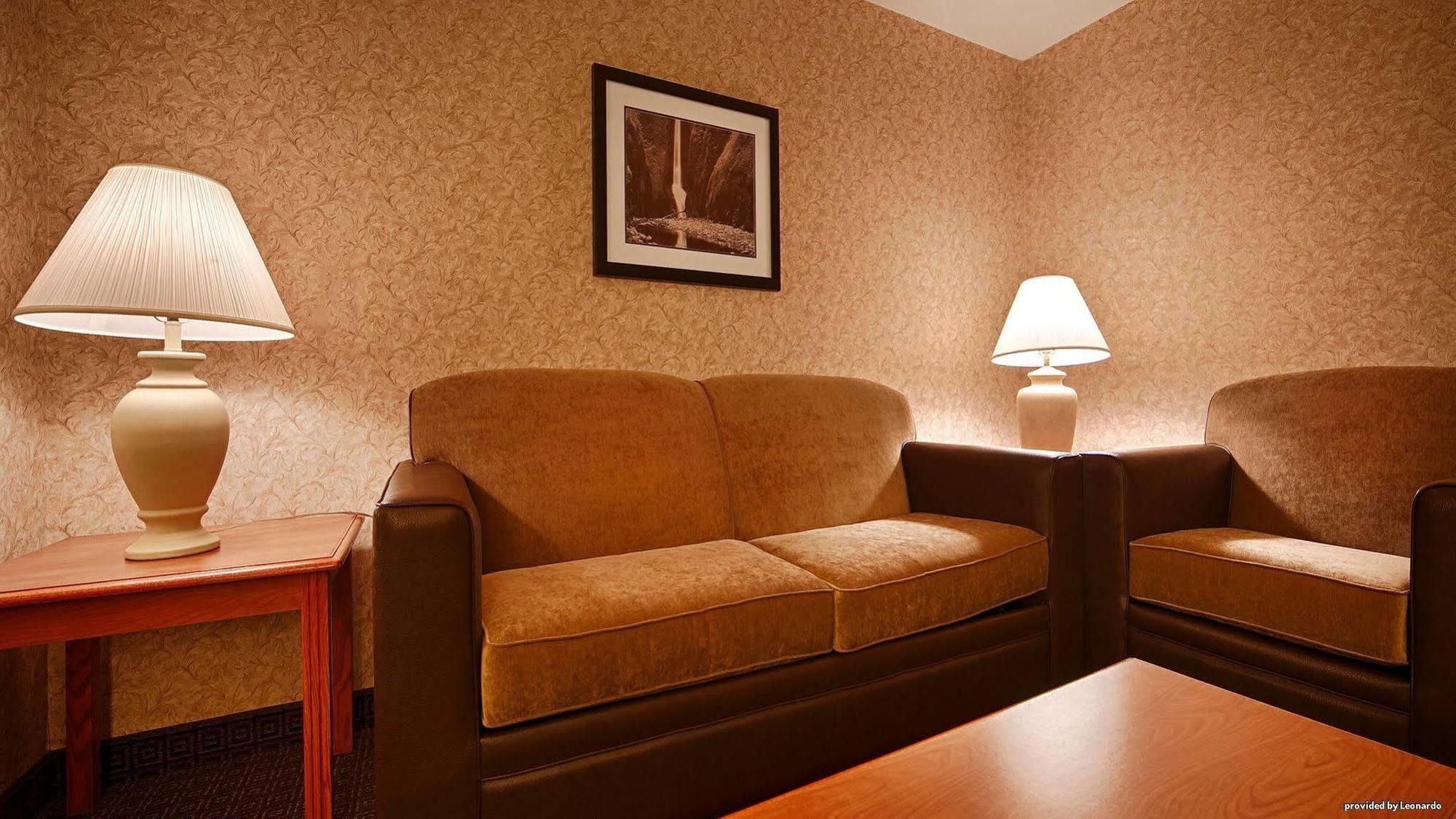 Best Western Cascade Inn & Suites Troutdale Exteriör bild